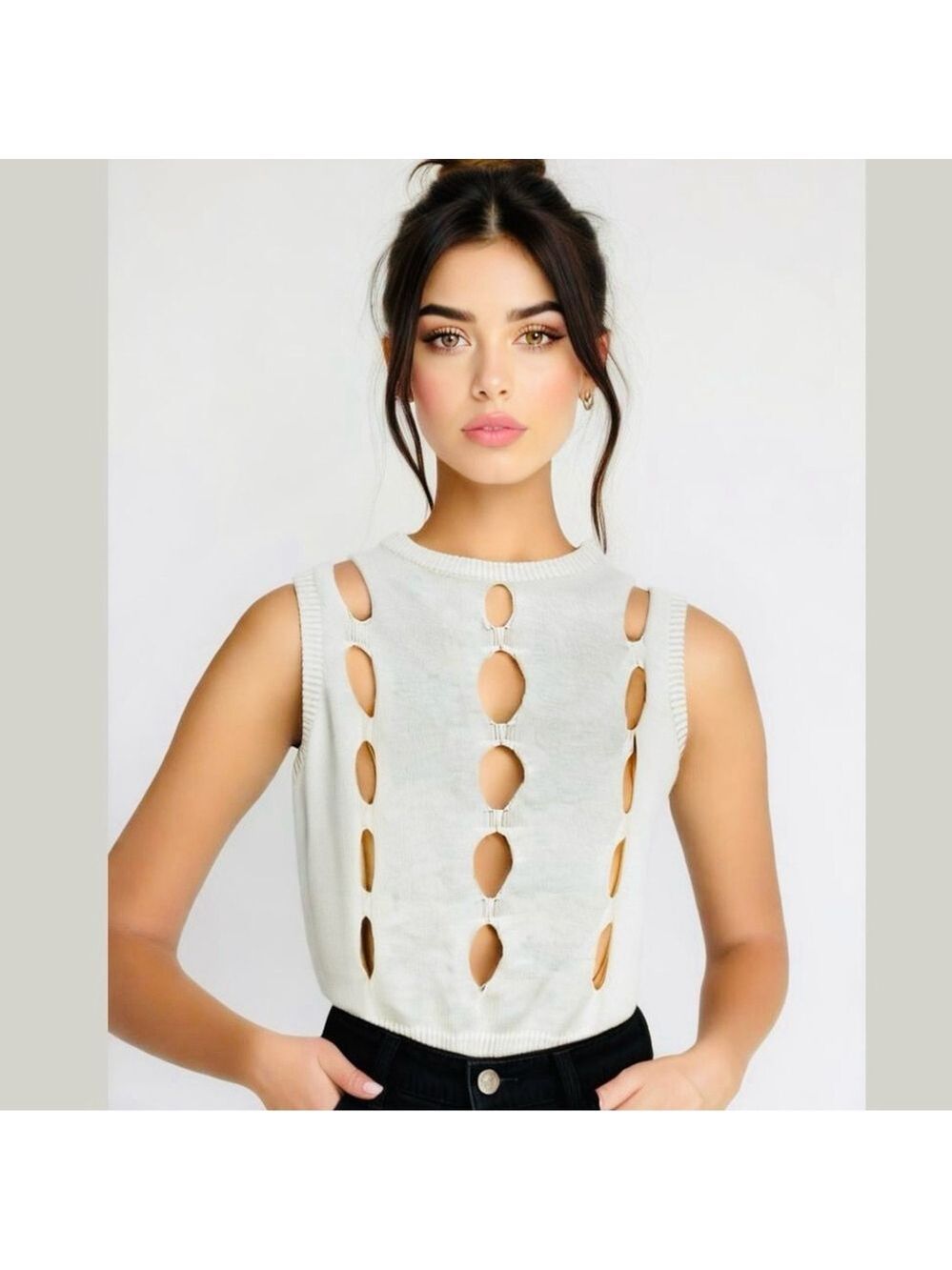 ** Recover Moment Cream Cut Out Crew Neck Sweater Vest Size S/M